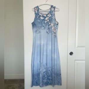 Noracora Maxi Dress